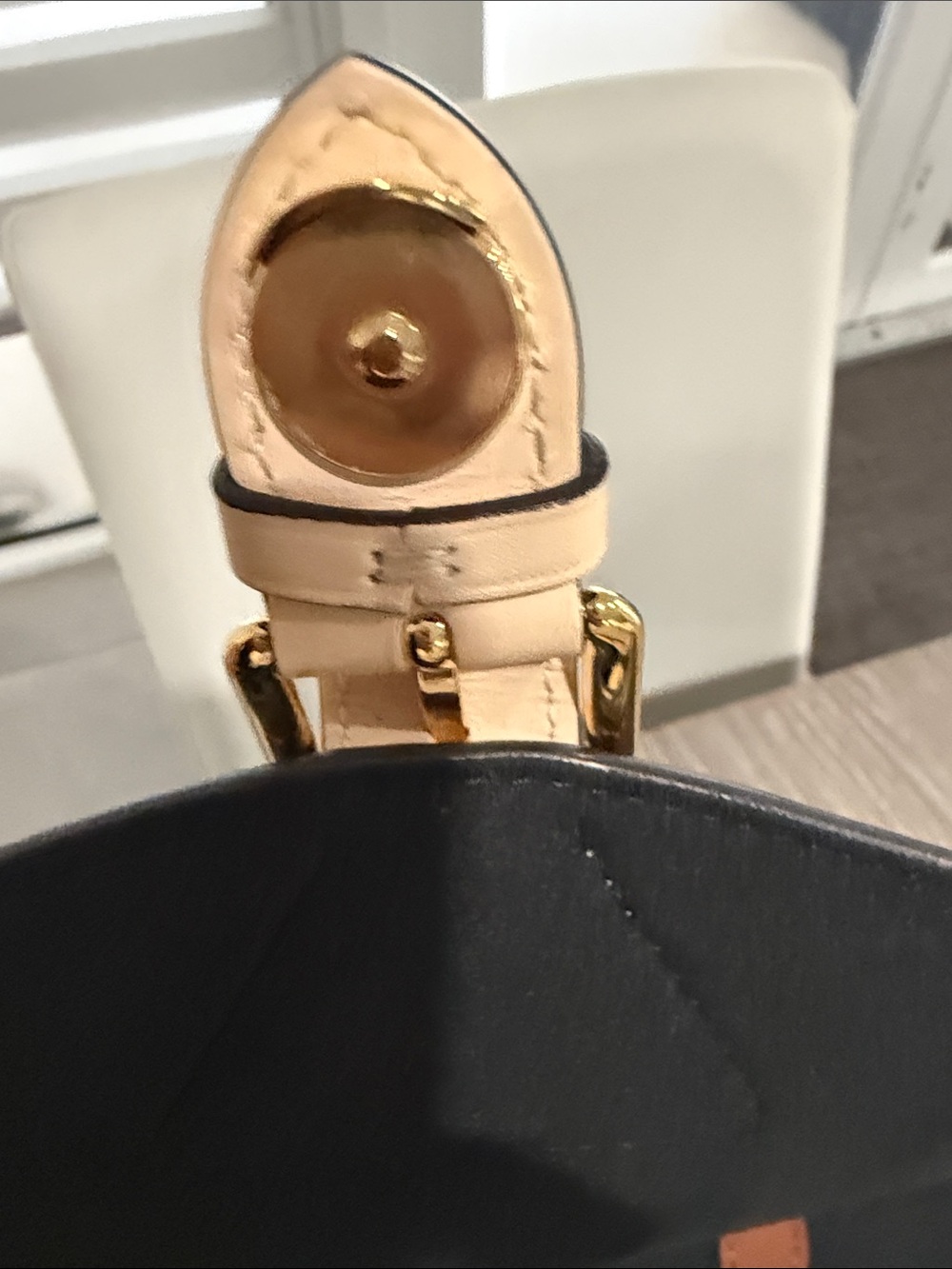 Louis Vuitton Brown Checkered Crossbody with Black Panel and Cream Buckle - Picture 14 of 14